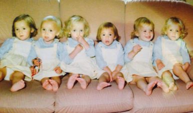 Πριν 30 Χρόνια γέννησε τα Πρώτα Εξάδυμα Κορίτσια στην Ιστορία. Δείτε Πως είναι Σήμερα οι 6 Αδερφές!!!